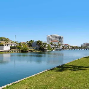 https://shoreline-towers-townhouse-4-4-d.hotels-destin.com